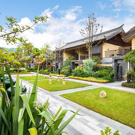 Howard Johnson Jinlin Plaza Lijiang Lijiang  Eksteriør billede