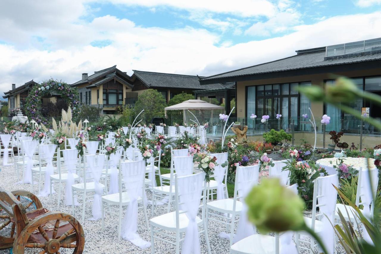 Howard Johnson Jinlin Plaza Lijiang Lijiang  Eksteriør billede